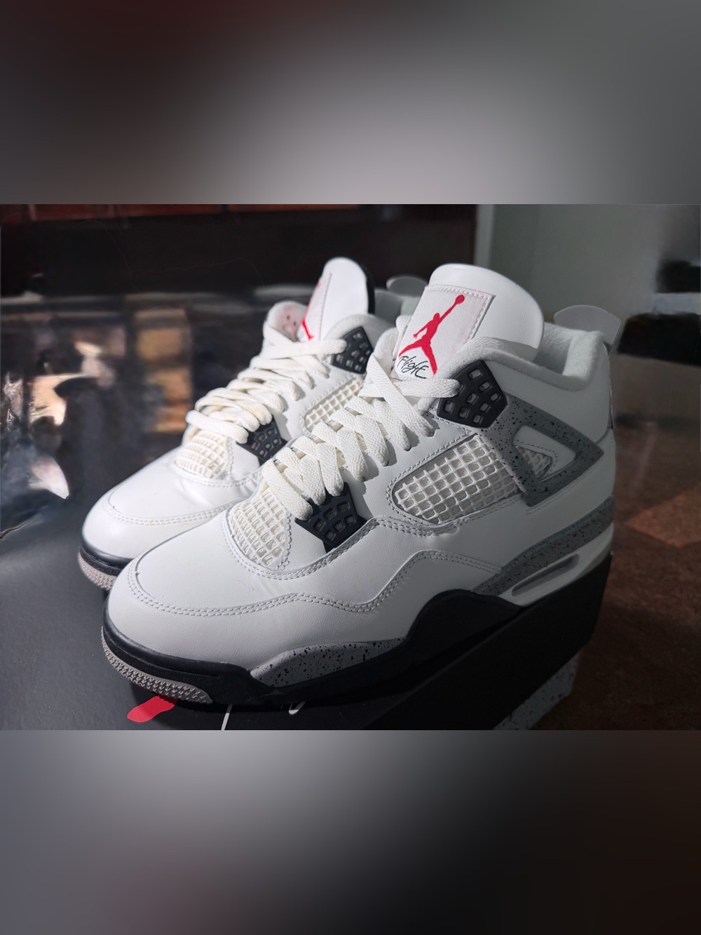 Jordan Men’s White/Red/Black Retro Basketball Sneakers